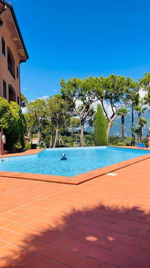 Lake View, Swimming Pool, Tennis Court And Private Parking Mezzegra Exteriör bild